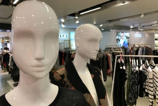 shopping store mannequins